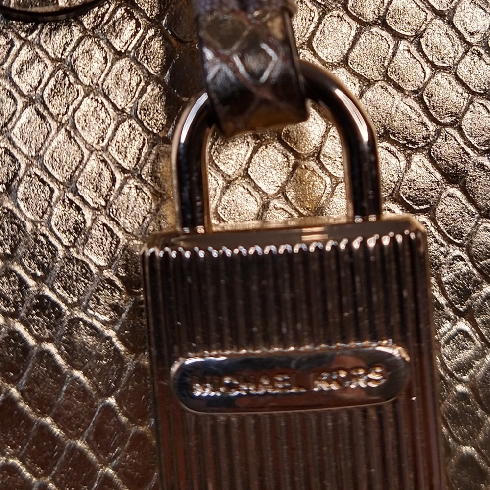 Michael Kors Gold Tote Bag - Picture 4 of 16